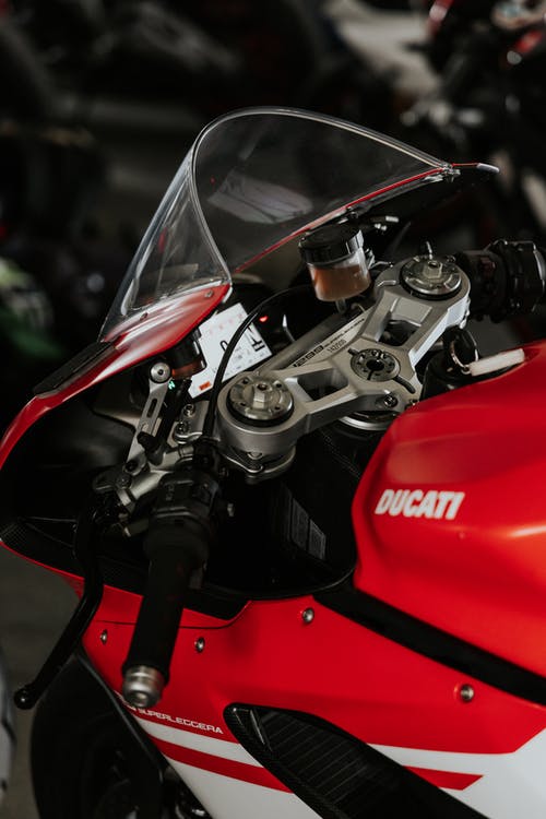 In Conversations With Wind: The Ducati Panigale V4 Top Speed