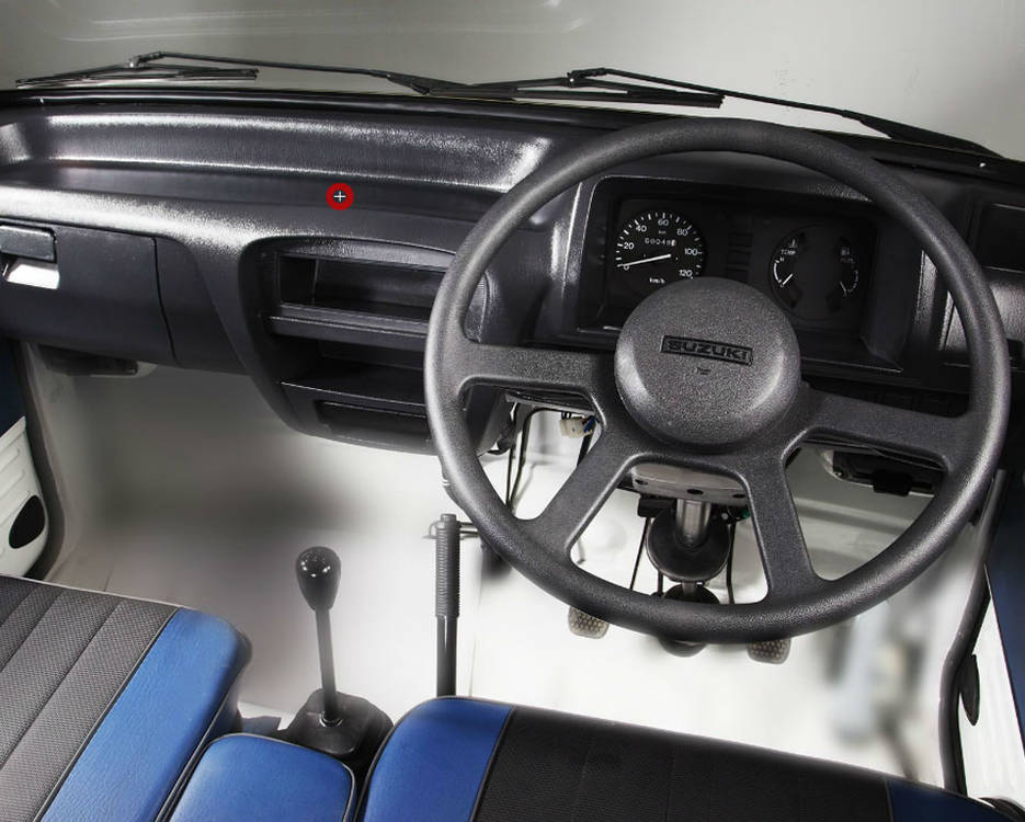 Interior of Suzuki pickup 2022