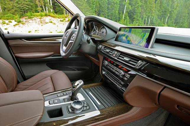 The interior design of the BMW X5 25d